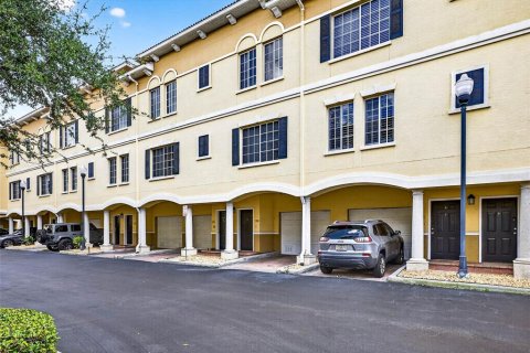 Touwnhouse à vendre à Tampa, Floride: 2 chambres, 114.64 m2 № 1903846 - photo 1