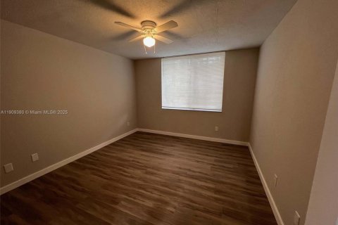 Снять в аренду кондоминиум в Помпано-Бич, Флорида 1 спальня, 58.81м2, № 1965004 - фото 4