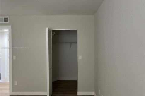 Снять в аренду кондоминиум в Помпано-Бич, Флорида 1 спальня, 58.81м2, № 1965004 - фото 5