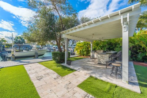 House in Miami Beach, Florida 3 bedrooms, 195.47 sq.m. № 2003007 - photo 22