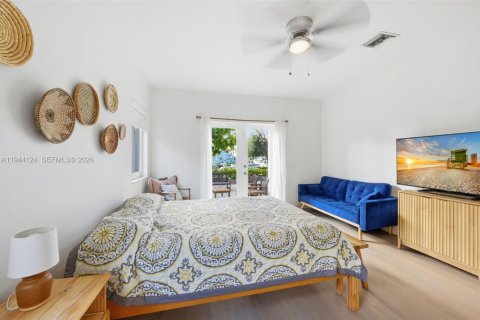 House in Miami Beach, Florida 3 bedrooms, 195.47 sq.m. № 2003007 - photo 18