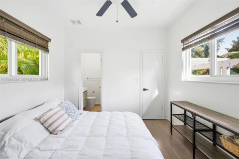 House in Miami Beach, Florida 3 bedrooms, 195.47 sq.m. № 2003007 - photo 14