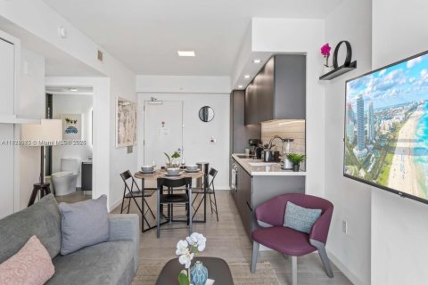 Condominio en venta en Miami, Florida, 1 dormitorio, 48.4 m2 № 1860764 - foto 5