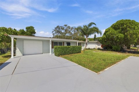 Casa en New Port Richey, Florida 3 dormitorios, 107.77 m2 № 2379836