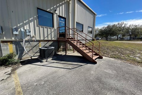 Propiedad comercial en venta en Tavares, Florida № 1520055 - foto 10