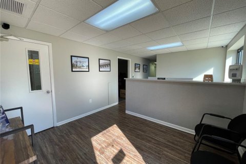 Propiedad comercial en venta en Tavares, Florida № 1520055 - foto 11