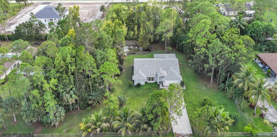 House in Loxahatchee Groves, Florida 4 bedrooms, 199.28 sq.m. № 2257554