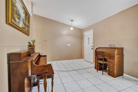House in Loxahatchee Groves, Florida 4 bedrooms, 199.28 sq.m. № 2257554 - photo 19