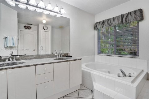 House in Loxahatchee Groves, Florida 4 bedrooms, 199.28 sq.m. № 2257554 - photo 26
