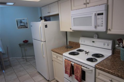 Townhouse in New Port Richey, Florida 1 bedroom, 67.17 sq.m. № 2376691 - photo 19
