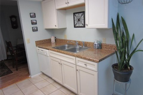 Townhouse in New Port Richey, Florida 1 bedroom, 67.17 sq.m. № 2376691 - photo 17