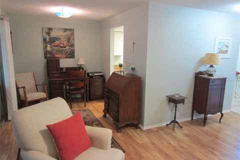 Townhouse in New Port Richey, Florida 1 bedroom, 67.17 sq.m. № 2376691 - photo 13