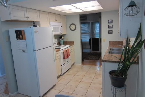 Townhouse in New Port Richey, Florida 1 bedroom, 67.17 sq.m. № 2376691 - photo 15