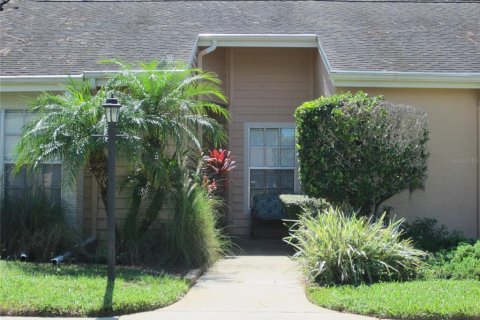 Townhouse in New Port Richey, Florida 1 bedroom, 67.17 sq.m. № 2376691