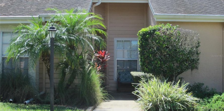 Townhouse in New Port Richey, Florida 1 bedroom, 67.17 sq.m. № 2376691