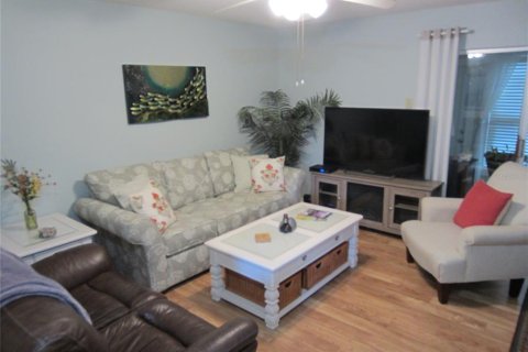 Townhouse in New Port Richey, Florida 1 bedroom, 67.17 sq.m. № 2376691 - photo 11