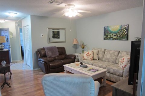 Townhouse in New Port Richey, Florida 1 bedroom, 67.17 sq.m. № 2376691 - photo 12