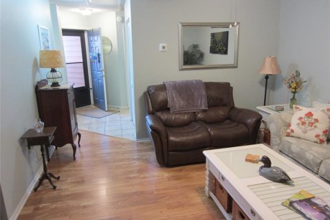Townhouse in New Port Richey, Florida 1 bedroom, 67.17 sq.m. № 2376691 - photo 10