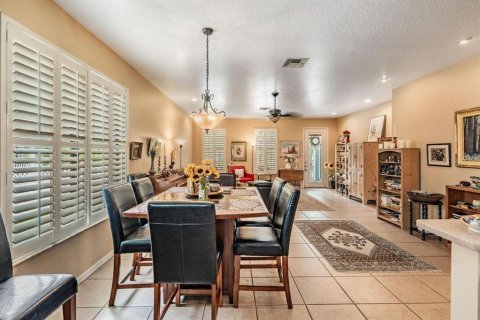 Villa ou maison à vendre à New Port Richey, Floride: 2 chambres, 194.17 m2 № 2140327 - photo 8