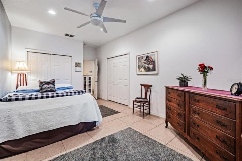 Villa ou maison à vendre à New Port Richey, Floride: 2 chambres, 194.17 m2 № 2140327 - photo 19