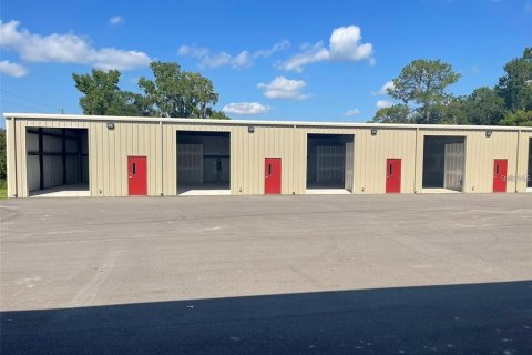 Propiedad comercial en alquiler en Ocala, Florida, 102.19 m2 № 1659918 - foto 1