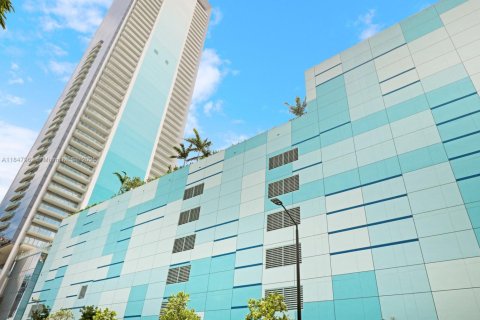 Кондоминиум с 3 спальнями в Майами, Флорида № 2016510
