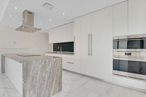Купить кондоминиум в Майами, Флорида 3 спальни, 219.99м2, № 2016510 - фото 7
