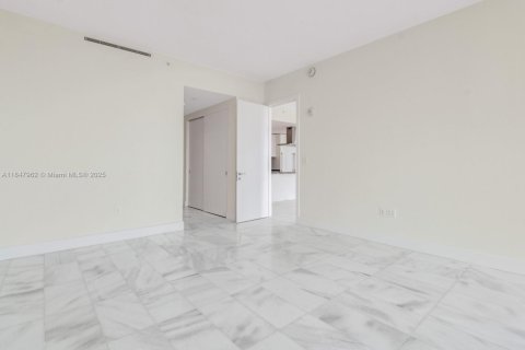 Купить кондоминиум в Майами, Флорида 3 спальни, 219.99м2, № 2016510 - фото 12