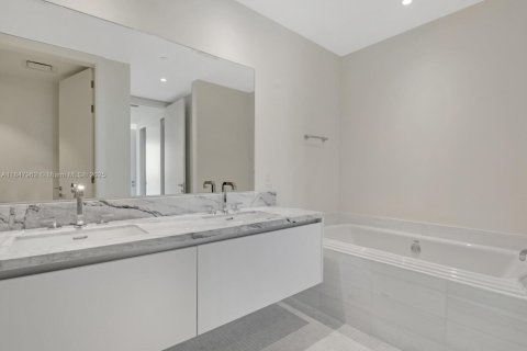 Купить кондоминиум в Майами, Флорида 3 спальни, 219.99м2, № 2016510 - фото 18