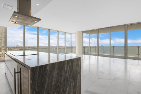 Купить кондоминиум в Майами, Флорида 3 спальни, 219.99м2, № 2016510 - фото 2