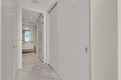 Купить кондоминиум в Майами, Флорида 3 спальни, 219.99м2, № 2016510 - фото 15