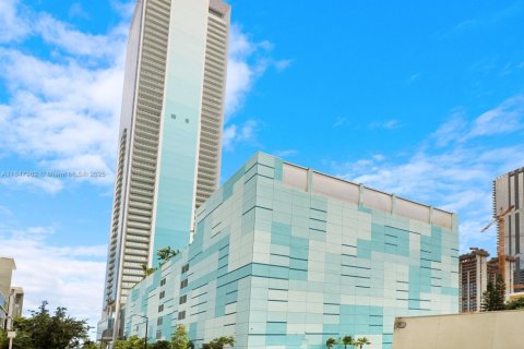 Купить кондоминиум в Майами, Флорида 3 спальни, 219.99м2, № 2016510 - фото 24