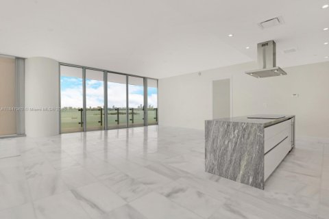 Купить кондоминиум в Майами, Флорида 3 спальни, 219.99м2, № 2016510 - фото 6