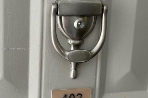 Снять в аренду кондоминиум в Халландейл-Бич, Флорида 1 спальня, 99.87м2, № 1890351 - фото 22