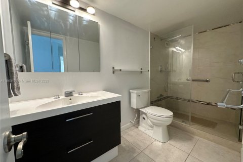 Снять в аренду кондоминиум в Халландейл-Бич, Флорида 1 спальня, 99.87м2, № 1890351 - фото 14