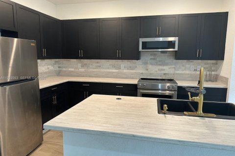 Adosado en venta en Homestead, Florida, 3 dormitorios, 169.73 m2 № 2054741 - foto 6