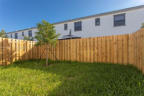 Adosado en venta en Homestead, Florida, 3 dormitorios, 169.73 m2 № 2054741 - foto 9