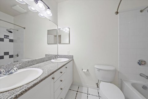 Townhouse in Bradenton, Florida 3 bedrooms, 119.1 sq.m. № 1817542 - photo 25