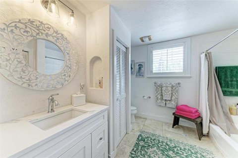 House in Sarasota, Florida 4 bedrooms, 306.58 sq.m. № 1773657 - photo 24