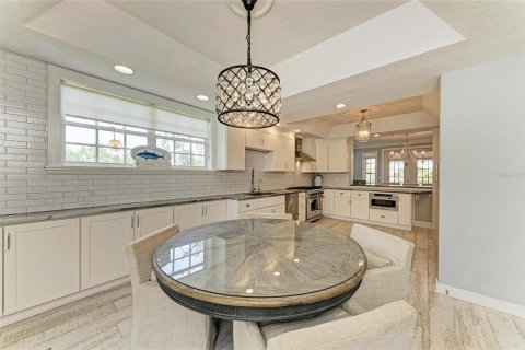 House in Sarasota, Florida 4 bedrooms, 306.58 sq.m. № 1773657 - photo 23