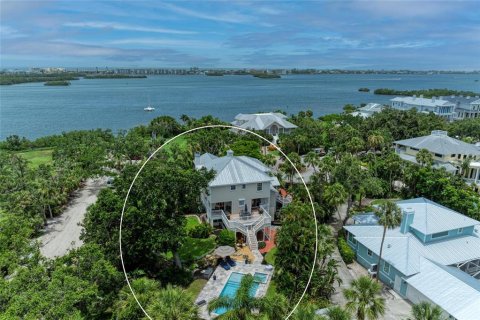 House in Sarasota, Florida 4 bedrooms, 306.58 sq.m. № 1773657 - photo 1