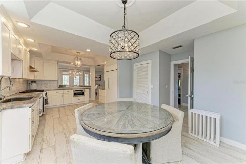 House in Sarasota, Florida 4 bedrooms, 306.58 sq.m. № 1773657 - photo 22