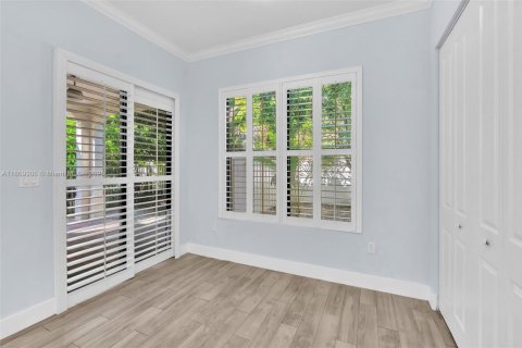 House in Hialeah, Florida 3 bedrooms, 230.96 sq.m. № 1923277 - photo 23