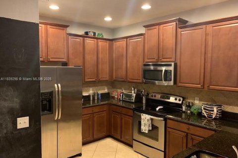 Adosado en alquiler en Orlando, Florida, 3 dormitorios, 163.88 m2 № 1833714 - foto 3