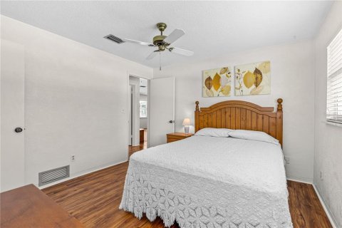 House in Edgewater, Florida 3 bedrooms, 130.06 sq.m. № 1846992 - photo 19