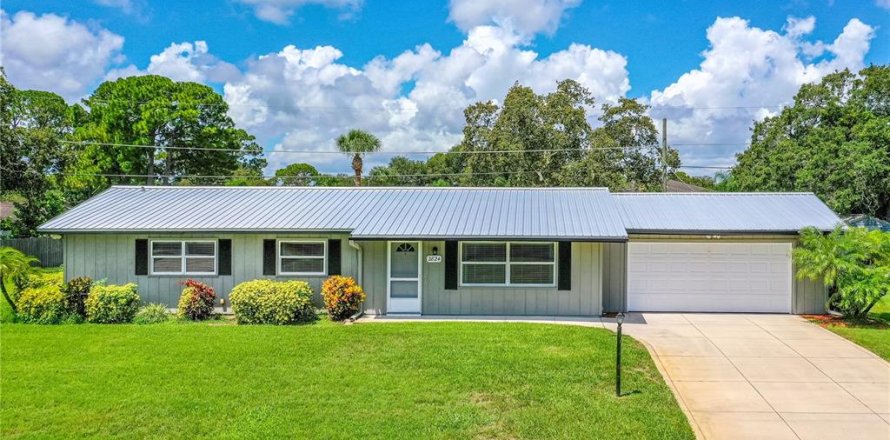 House in Edgewater, Florida 3 bedrooms, 130.06 sq.m. № 1846992