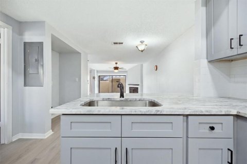 Adosado en alquiler en Tampa, Florida, 3 dormitorios, 157 m2 № 2275689 - foto 5