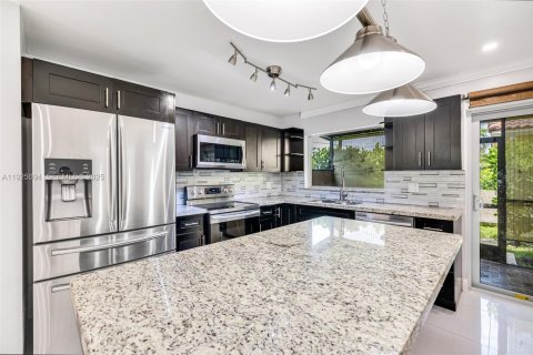 Townhouse in Coral Springs, Florida 3 bedrooms, 159.79 sq.m. № 1983740 - photo 13