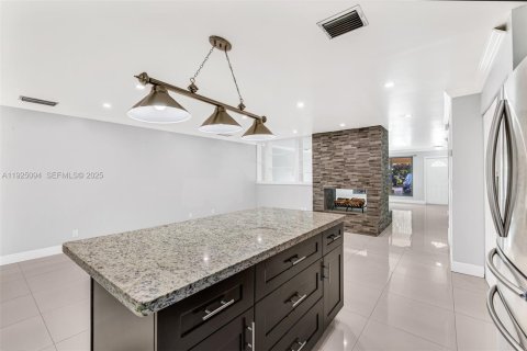 Townhouse in Coral Springs, Florida 3 bedrooms, 159.79 sq.m. № 1983740 - photo 15