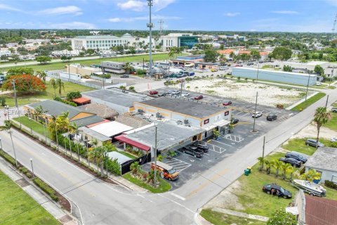 Commercial property in Homestead, Florida № 2086141 - photo 7